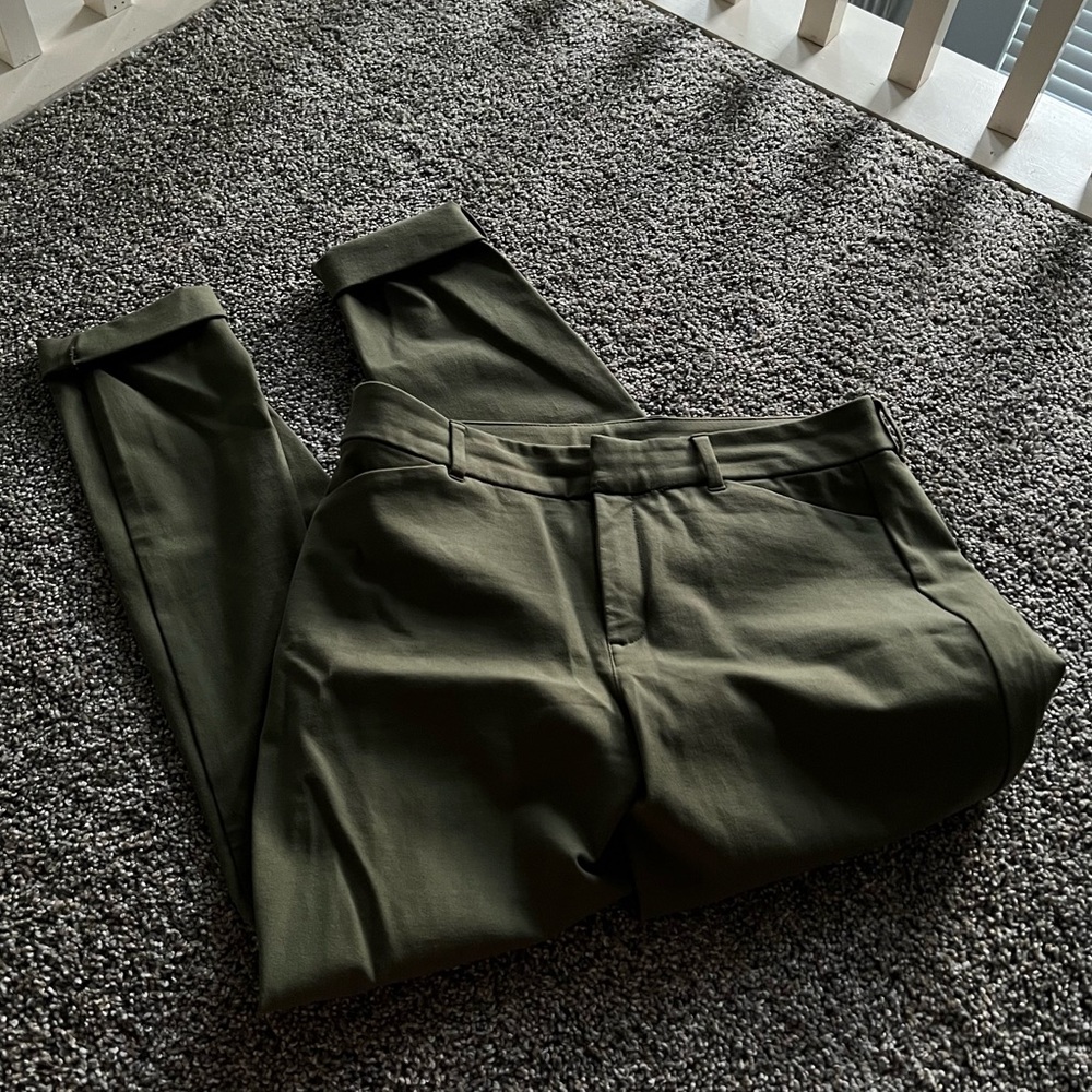 Old Navy | Army Green Pixie Cut Pants Sz 12